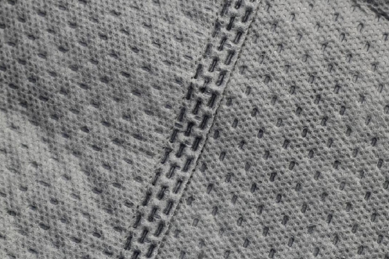 Zeltgarage schützt vor Kratzer, Autoabdeckung für viele Autos passend, Autoplane in grau Zeltgarage_Autoabdeckung_M Zeltgarage schützt vor Kratzer, Autoabdeckung für viele Autos passend, Autoplane in grau Zeltgarage_Autoabdeckung_M