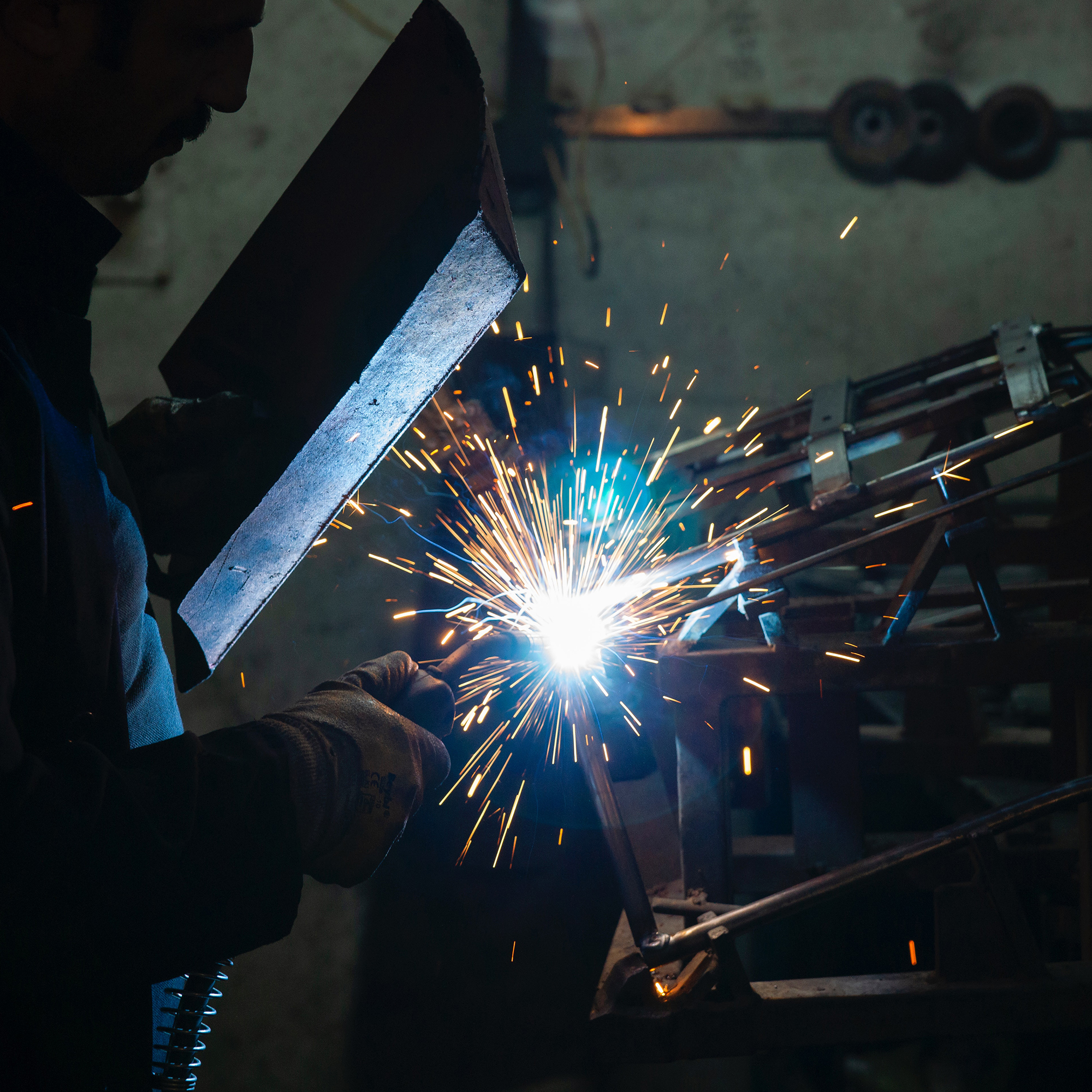 Profi Werkbank, Metall, klappbar, verstellbare Höhe und Neigung YT010 Profi Werkbank, Metall, klappbar, verstellbare Höhe und Neigung YT010